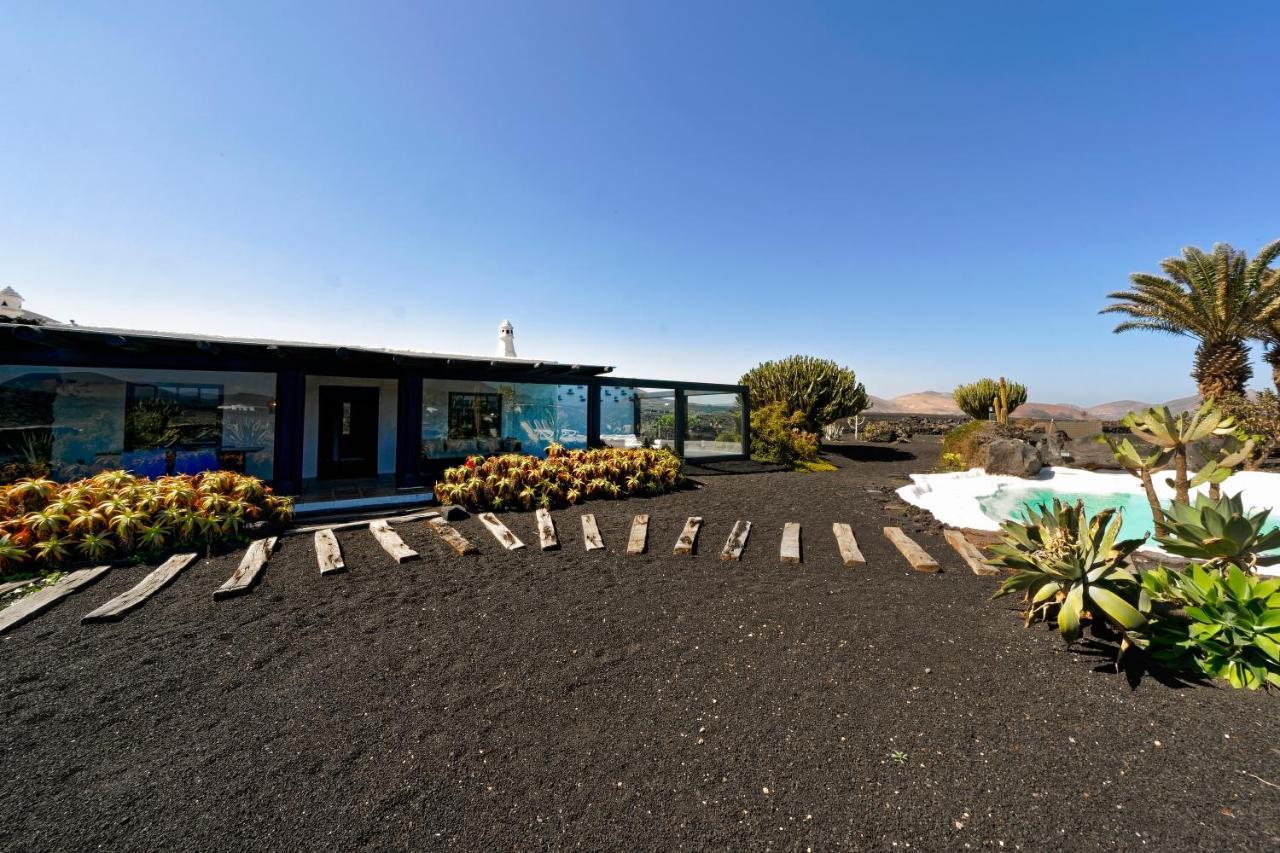 Luxe Ecovilla Listan Uga Exterior foto